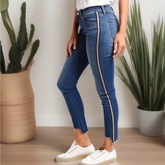 J Brand Denim - J BRAND Jeans Womens Size 27 Dark Wash 811 Skinny Reflective Side Stripes $248